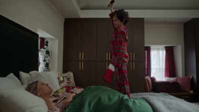 Oh. Not the phone, man.
Come on. - Christmas by Design