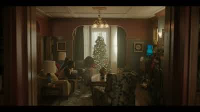 Oh, Octavia got Ronnie a gift. - The Chi
