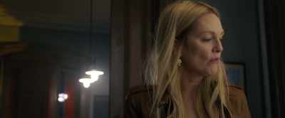 Oh! Oh. [chuckles] - The Woman in the Window
