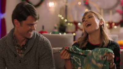-Oh.
-Oh, come on! What? - Grounded for Christmas