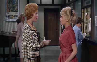 Oh, oh. Excuse me.
I'm sorry, ma'am. - Tammy Tell Me True