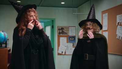 - Oh!
- Oh ho ho. Oh, you... - Scaredy Cats