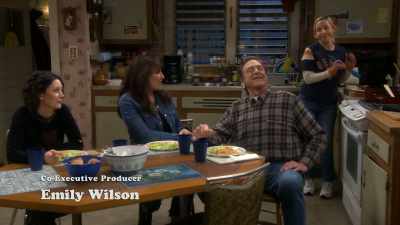 - Oh.
- Oh, isn't that romantic? - The Conners