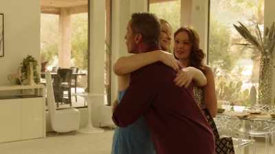 - Oh, oh, mira esta querida madreselva, - Couples Retreat Murder