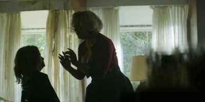 - Oh, oh. Mmm. - Chucky