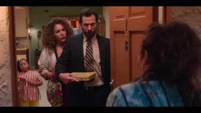 - Oh. Oh, Valerie.
What's wrong? - Gordita Chronicles