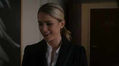 Oh, okay.
[chuckles] - The Blacklist: Redemption