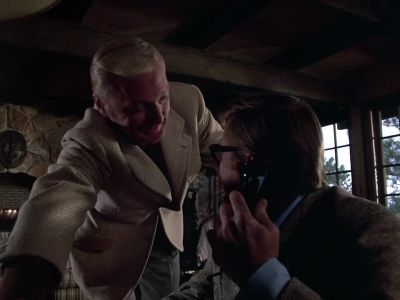 - Oh, Operator, I'd like to
make a collect...
- Hold it - Columbo