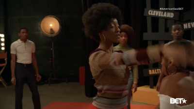 - Oh!
- (people exclaiming) - American Soul
