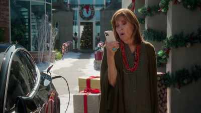 Oh, pete, I need to come home
once I'm charged up. - Ladies of the '80s: A Divas Christmas