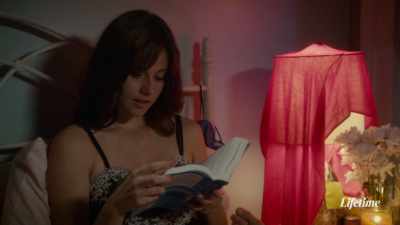 -Oh, pfft. Everybody's
been to white sands. - Chris Watts: Confessions of a Killer