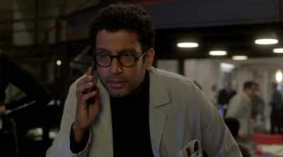 - Oh.
- (PHONE VIBRATES) - Ghosted