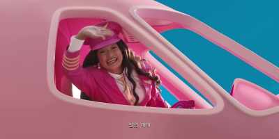 ♪ Oh, pink ♪ - Barbie