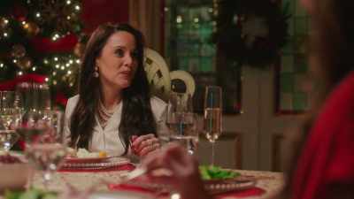 - Oh please, we both know
I can't cook like this. - A Recipe for Seduction