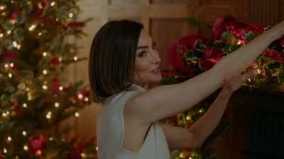 Oh, please do not
calculate the year - Once Upon a Christmas Wish