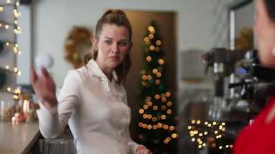 Oh, please,
like anyone in los angeles - Christmas on the Menu