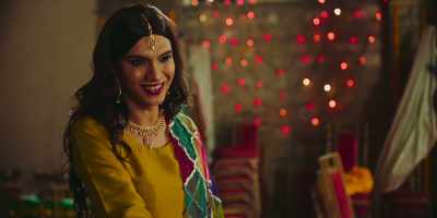 Oh, Rani? My name's Rani, too.
Two queens together. - The Queen of My Dreams