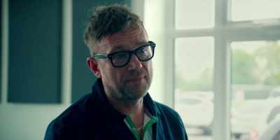 - Oh, really?
- And I'd do a paper round before that. - blur: To the End