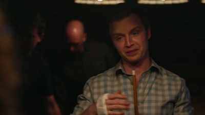 - Oh, really?
- Mm-hmm. My hand's way off. - The Red Line