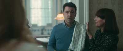 - Oh.
- Remember when we drove into town, - The Estate