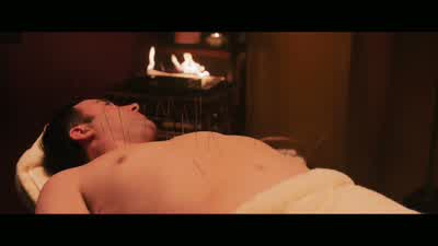 Oh. Hey! Fire! Hello?! Hey! Hey! Hey! Hey, there's a fire in here! Hey, there's a fire! Get in here! - Final Destination 5