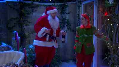 Oh, Santa, now you look sad. - The Goes Wrong Show