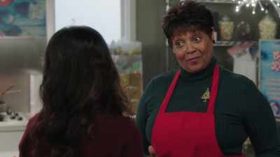 -Oh. (scoffs)
-He said, "Lookin' good,"
before he left. - Christmas 9 to 5