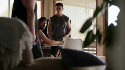 Oh, shane brought over
a box of random stuff - Deadliest Catch: Bloodline