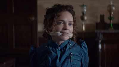 - Oh, she has a tendency to
move quickly and be very loud. - Dead Still