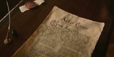 - Oh shit. Damn.
- That's a big document. - Our Flag Means Death