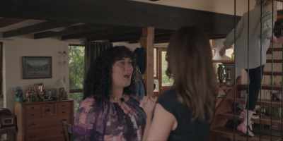 Oh, Simone, I heard that
you were a gallery owner - Under the Vines