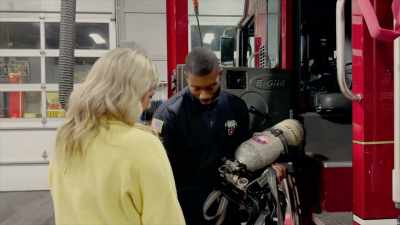 - Oh.
- So, hook our mask up to this - A Fireman for Christmas