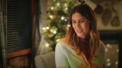 Oh. So... you're alone, too? - Unwrapping Christmas: Olivia's Reunion