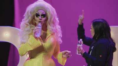 ♪ Oh soldier, take your time - Trixie Mattel: Skinny Legend