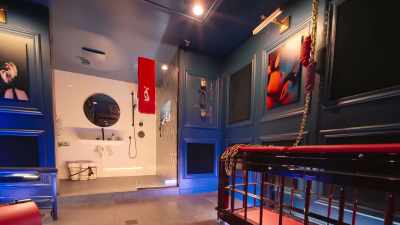 -Oh!
-[Soriya squeals] - How To Build a Sex Room