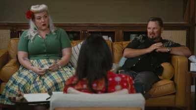 Oh, stronger, like,
more painful for Cat. - Couples Therapy