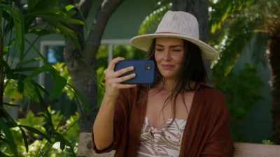 - Oh... sure.
- When you're back is fine. - Aloha Heart