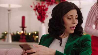 Oh, thanks, honey.
That looks great. - Royally Yours, This Christmas