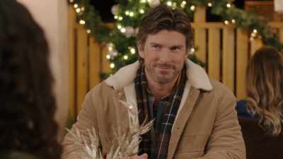 Oh, is that because
maybe a hoodie - The Secret Gift of Christmas