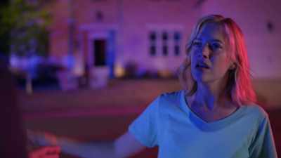 - Oh, that, that was diff--
that was-- - The Neighbors Are Watching