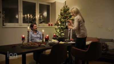 - Oh, that's funny. - Best Christmas Ball Ever!