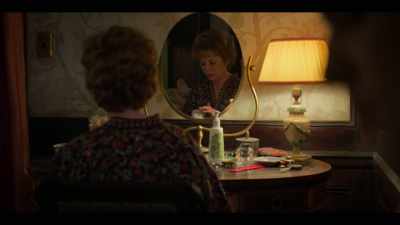 -Oh, that's good.
-And he offered me Roxie. - Fosse/Verdon