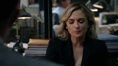 - Oh, that's sweet.
- That's the best I can-- - All Rise