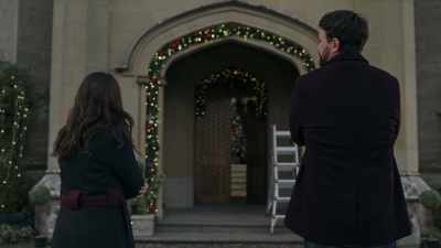 Oh, that's-- that's
a lot of lights, - A Merry Scottish Christmas