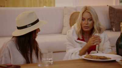 Oh, that's water. No!
[laughing] - The Real Housewives of Dubai