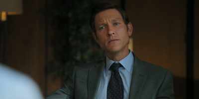 Oh, the plot thickens. Juror number seven
didn't show up this morning. - The Lincoln Lawyer