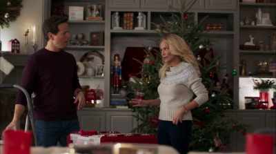 Oh, their ornaments are
beautiful, - A Christmas Love Story