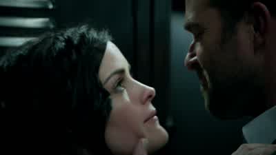 - _ - Oh, there you go. - Blindspot