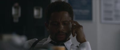 - Oh, there's a Post-it note on the file.
- There's a Post-it note on the file. - The Good Nurse