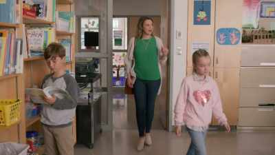 Oh, there's Mrs. Francisco. Hi. - The Healing Powers of Dude